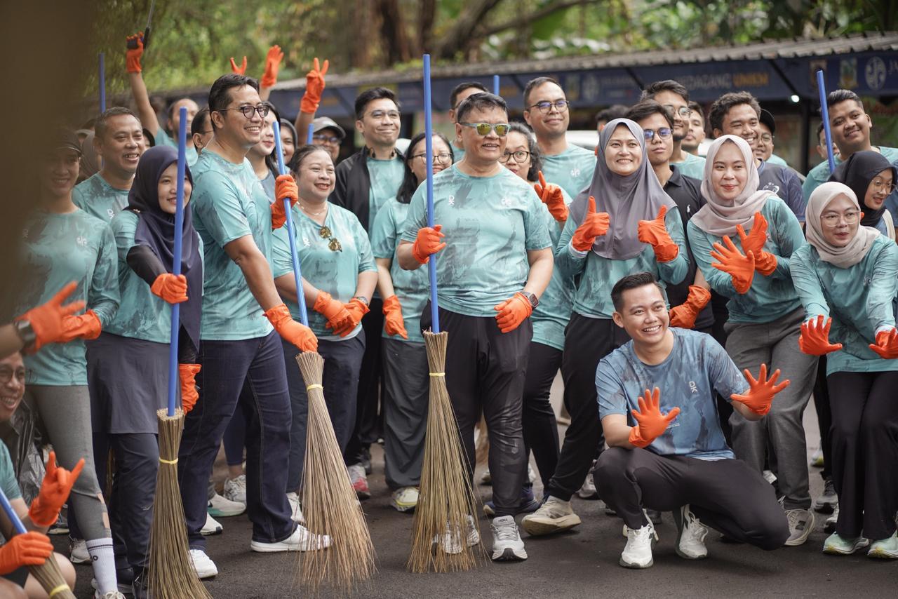 PT Jasa Raharja berhasil meraih pengakuan internasional dengan masuk dalam daftar Fortune 100 Best Companies to Work For™ Southeast Asia 2025, menempati peringkat ke-56 sebagai perusahaan dengan lingkungan kerja terbaik di kawasan Asia Tenggara, berkat budaya kerja yang kolaboratif, profesional, dan berorientasi pada pelayanan.